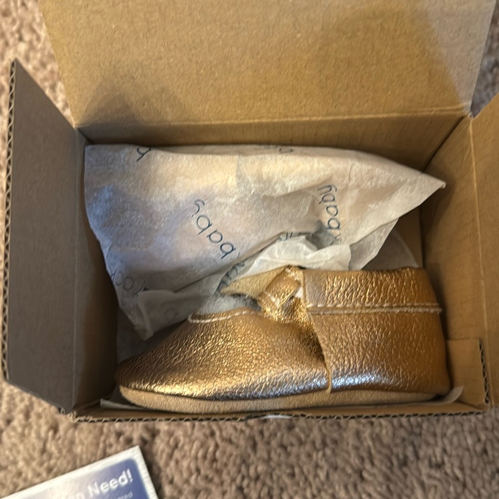New in box Bird Rock Baby rose gold bow moccasins size 3 - Picture 4 of 8